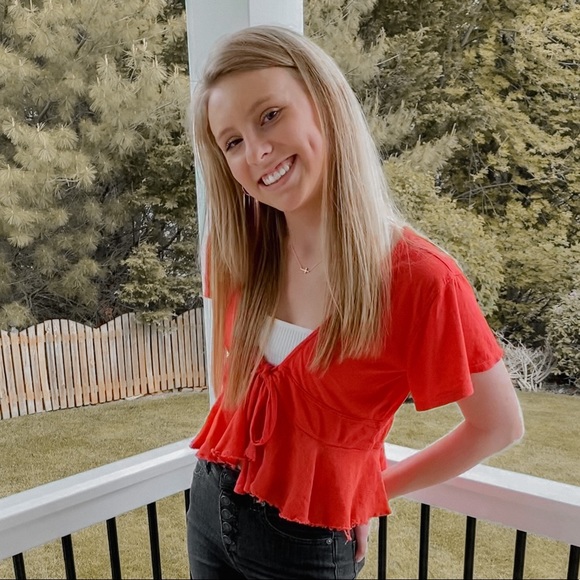 Meet your Posher, Madison - Picture 1 of 1